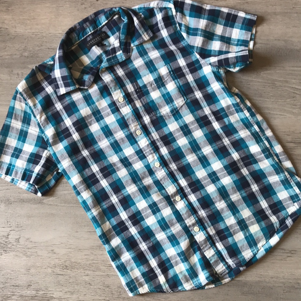 ♥️ 3/$15 Americana Blue & Navy Button Down